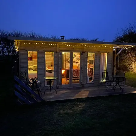 Yellowhammer Hut At Carr House Farm * Cayton