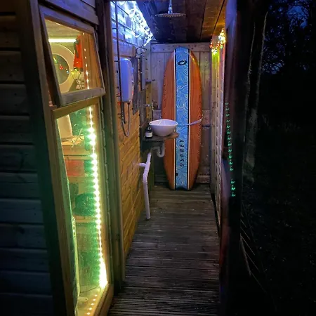 Yellowhammer Hut At Carr House Farm * Cayton