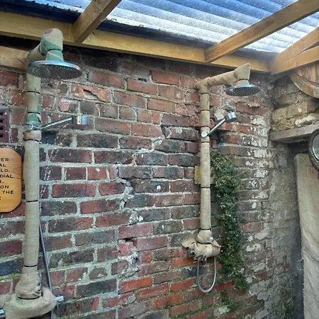 Yellowhammer Hut At Carr House Farm