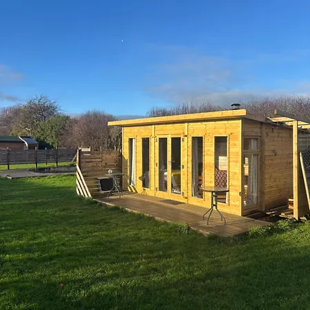 Kemping Yellowhammer Hut At Carr House Farm Cayton