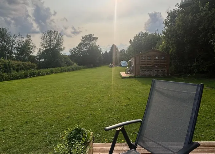 Yellowhammer Hut At Carr House Farm *