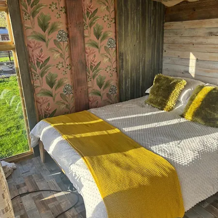 Yellowhammer Hut At Carr House Farm Camping Cayton