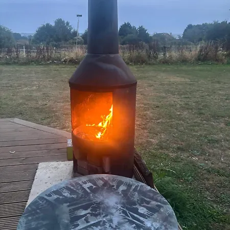 Camping Yellowhammer Hut At Carr House Farm Cayton