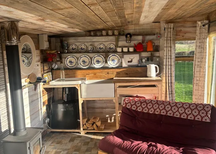 Camping Yellowhammer Hut At Carr House Farm *