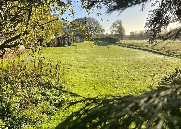 Yellowhammer Hut At Carr House Farm * Cayton