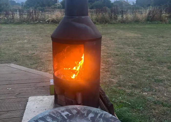 Camping Yellowhammer Hut At Carr House Farm Cayton